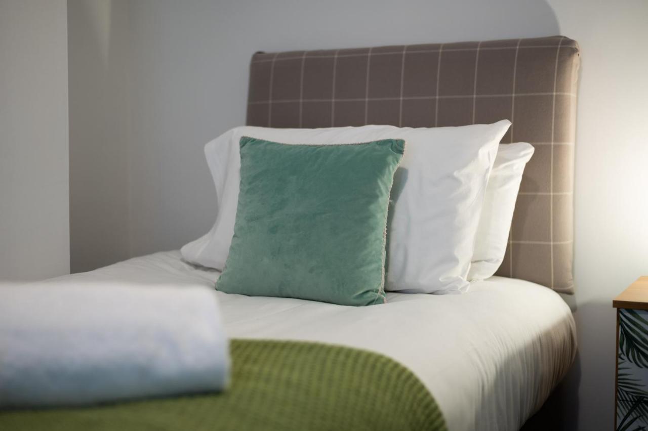City Centre, Parking, Smart Tv'S In All Rooms Swansea Zewnętrze zdjęcie